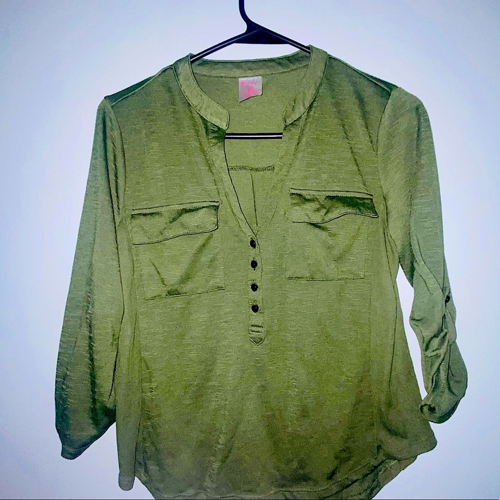 Forest-green No Boundaries casual top